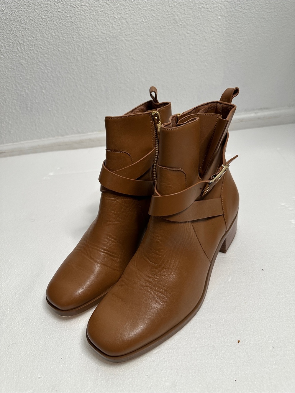Michael kors Women's Brown Leather Ankle Boot with Buckle Strap size 9